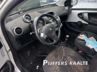 Peugeot 107 107, Hatchback, 2005 / 2014 1.0 12V picture 20