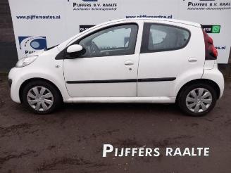 demontáž osobní automobily Peugeot 107 107, Hatchback, 2005 / 2014 1.0 12V 2013/11