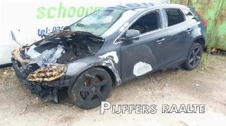 demontáž osobní automobily Volvo V-40 V40 (MV), Hatchback 5-drs, 2012 / 2019 2.0 D3 16V 2016/8