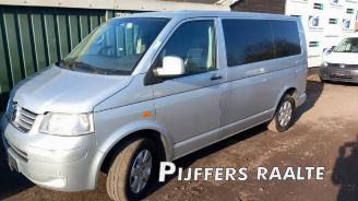 Vrakbiler auto Volkswagen Transporter Transporter T5, Van, 2003 / 2015 2.5 TDi 2006/9