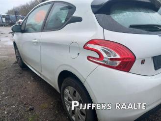 Peugeot 208 208 I (CA/CC/CK/CL), Hatchback, 2012 / 2019 1.2 Vti 12V PureTech 82 picture 14