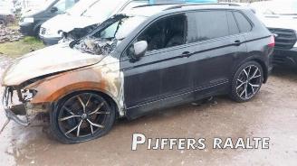 Vrakbiler auto Volkswagen Tiguan Tiguan (AD1), SUV, 2016 / 2024 2.0 TDI 16V 4Motion 2017/4