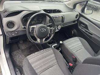 Toyota Yaris 1.0 VVT-i Aspiration N.A.P NL AUTO PRACHTIG!!! picture 9