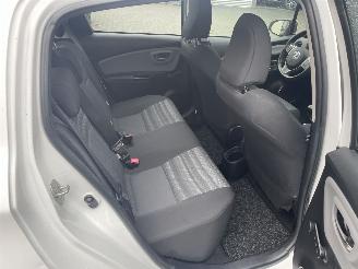 Toyota Yaris 1.0 VVT-i Aspiration N.A.P NL AUTO PRACHTIG!!! picture 11