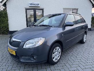 skadebil auto Skoda Fabia Combi 1.4-16V Tour N.A.P NL AUTO PRACHTIG!!! 2009/10