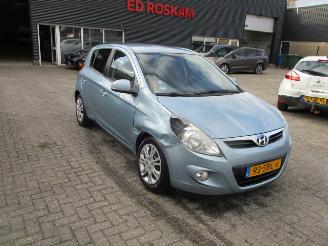 krockskadad bil auto Hyundai I-20 1.2I 1-MOTION AIRCO 2011/9