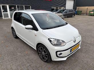 skadebil auto Volkswagen Up! 1.0  5-drs High Up! airco navi 2015/4