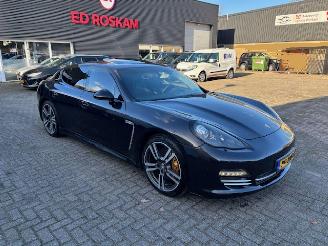 Damaged car Porsche Panamera 3.0D Platinum Edition 2013/1