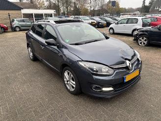 krockskadad bil auto Renault Mégane 1.2 TCe Limited Pano NAP 2016/6