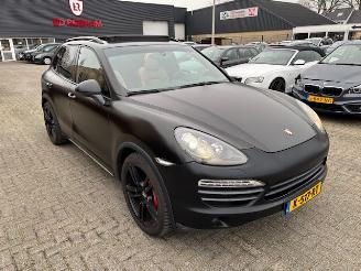 Coche accidentado Porsche Cayenne 4.8 S  Automaat Pano 400pk 2013/2
