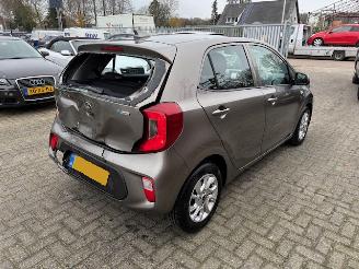 Kia Picanto 1.0 Comfort Plus Line Navigator picture 11