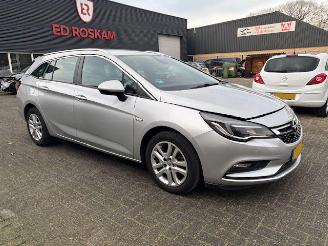 Schadeauto Opel Astra 1.0 Online Edition 2017/12