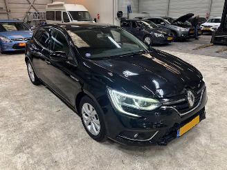 damaged passenger cars Renault Mégane 1.3 TCe Limited  140pk 2019/6