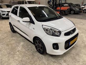 skadebil auto Kia Picanto 1.0 5-drs First Edition Clima 2015/7