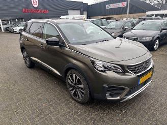 skadebil auto Peugeot 5008 1.2 Pure Tech Premium 131pk 2020/1