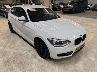 Damaged car BMW 1-serie 116 EDE Business Clima 2013/1