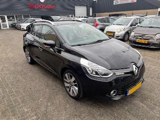 skadebil auto Renault Clio 0.9 TCE Nicht & Day 2015/4