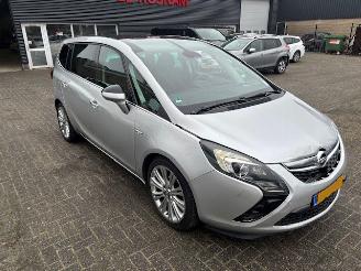 skadebil auto Opel Zafira 1.4 Cosmo Pano 140pk 2013/3