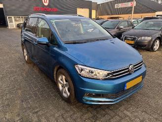 skadebil auto Volkswagen Touran 1.5 TSI Comfort 150pk NAP 2019/1