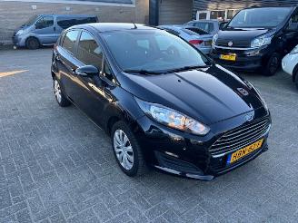 skadebil auto Ford Fiesta 1.25  5-drs airco 2013/1