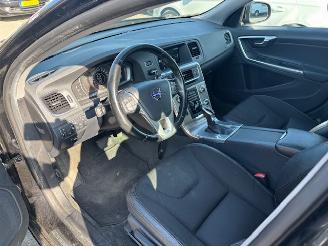 Volvo V-60 1.6 D2 Momentum automaat picture 10