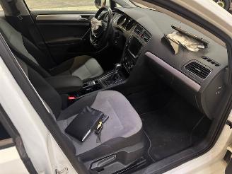 Volkswagen Golf e-Golf picture 9