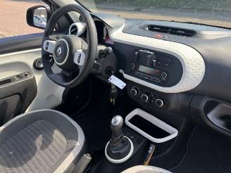 Renault Twingo 1.0 SCE Collection picture 10