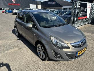 uszkodzony samochody osobowe Opel Corsa 1.4 16v Design Edition 2013/6