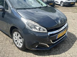 Peugeot 208 1.2 Pure Tech Blue Lion 5drs picture 24
