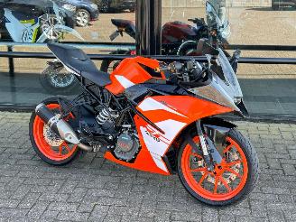 KTM  RC 125 ABS picture 1