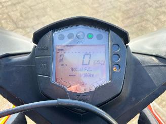 KTM  RC 125 ABS picture 15