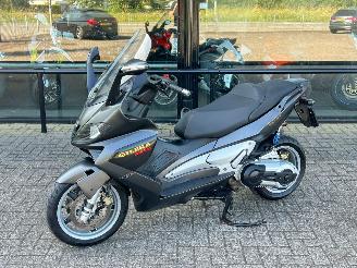 krockskadad bil auto Gilera Cee d Nexus 500 2004/3