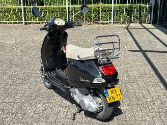 Vespa  LX 125 4T picture 3