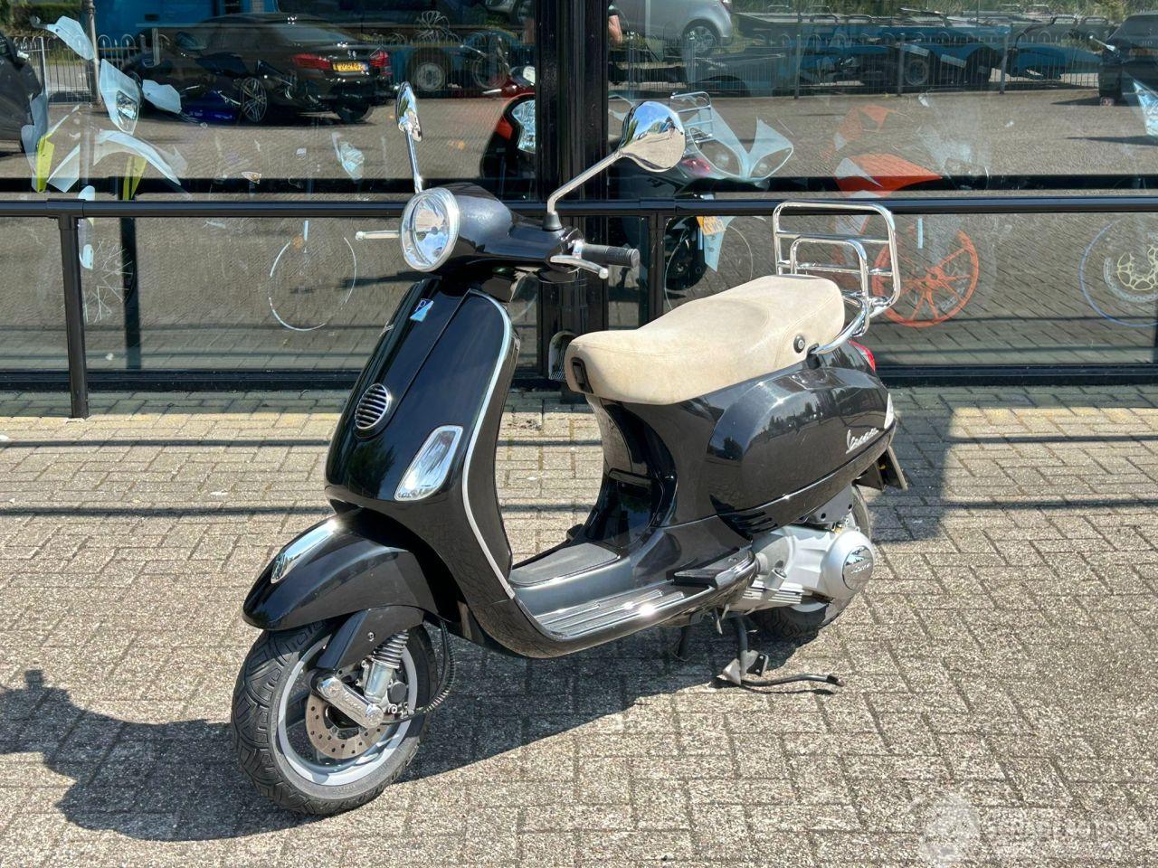 Vespa  LX 125 4T
