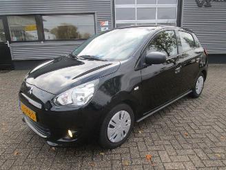 krockskadad bil auto Mitsubishi Space-star 1.0 Bright 2015/10