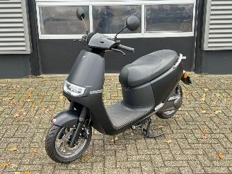 krockskadad bil bromfiets Overige  Ecooter E2 2019/12