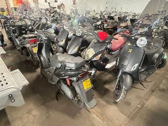 Overige  100+ scooters te koop. picture 4