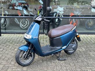 krockskadad bil bromfiets Overige  Ecooter E2 2024/2