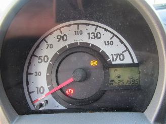 Peugeot 107 1.0-12V XS 5drs picture 16