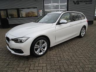 Damaged car BMW 3-serie 316D Touring Executive 2017/3