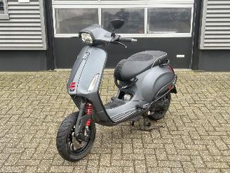 skadebil bromfiets Vespa  Sprint 50 4T 2019/1