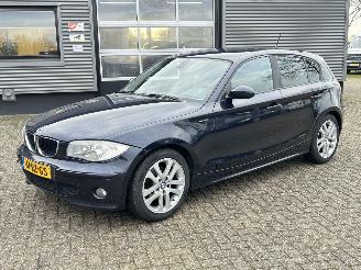 Vaurioauto  passenger cars BMW 1-serie 120I Anniversary Automaat 2005/10
