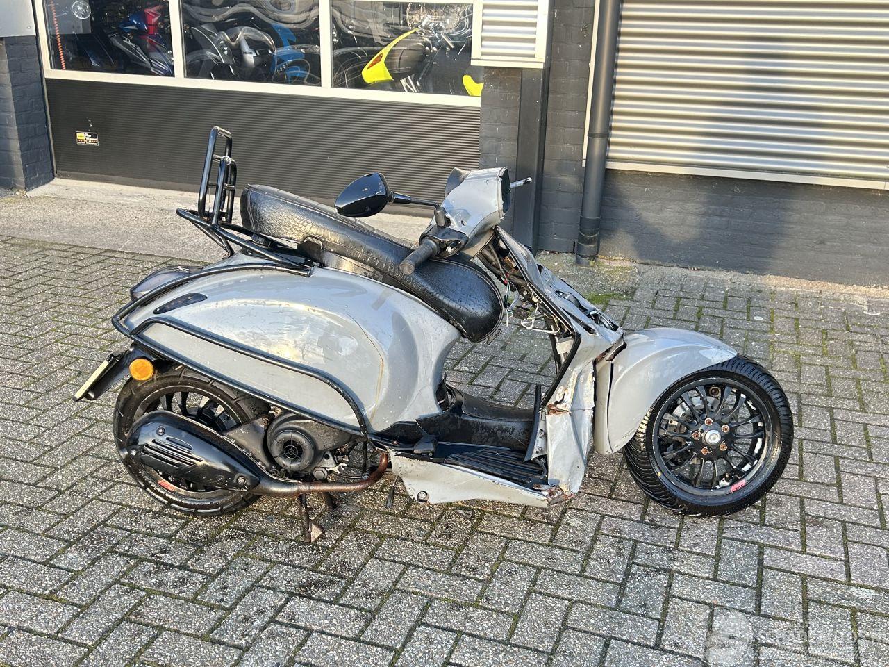 Vespa  Primavera  Sprint