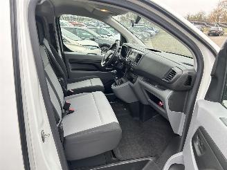 Toyota ProAce Shuttle 1.5 D-4D Cool Comfort Medium 9 personen picture 11