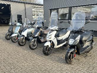 Sym  Partij 6 scooters picture 1