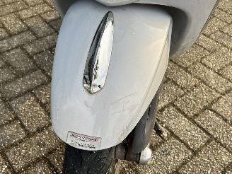 Vespa  Primavera 50 4T picture 9