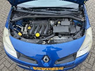 Renault Clio 1.6-16V Dynamique S Automaat picture 30