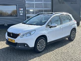 Schadeauto Peugeot 2008 1.2 PureTech Blue Lion 2017/2