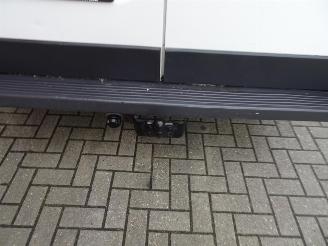 Peugeot Boxer 330 2.2 HDI L2H1 XT 3 zits airco picture 22