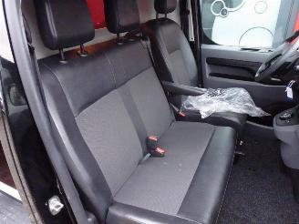 Peugeot Expert 2.0 BlueHDI 120 Standard Premium 3 zits picture 16